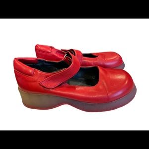 London Underground Platform Red Leather Shoes Womens Size 7 Vintage